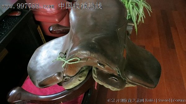 *用马鞍子