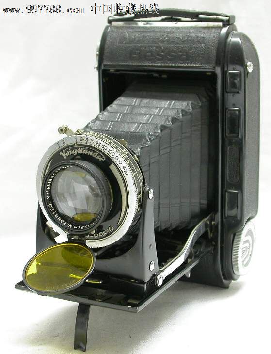 福伦达BessaRF皮腔折叠相机[6×9\/黄斑对焦],