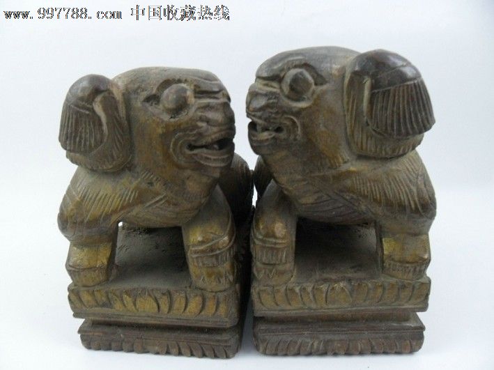 清代时期狮子木头摆件