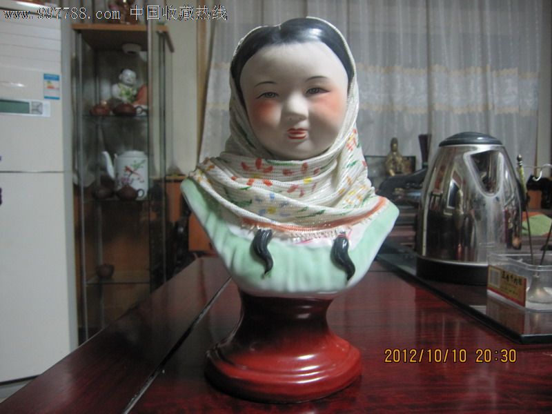 景德镇雕塑瓷厂纱巾女孩