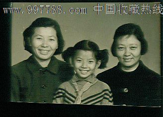 三人家庭照