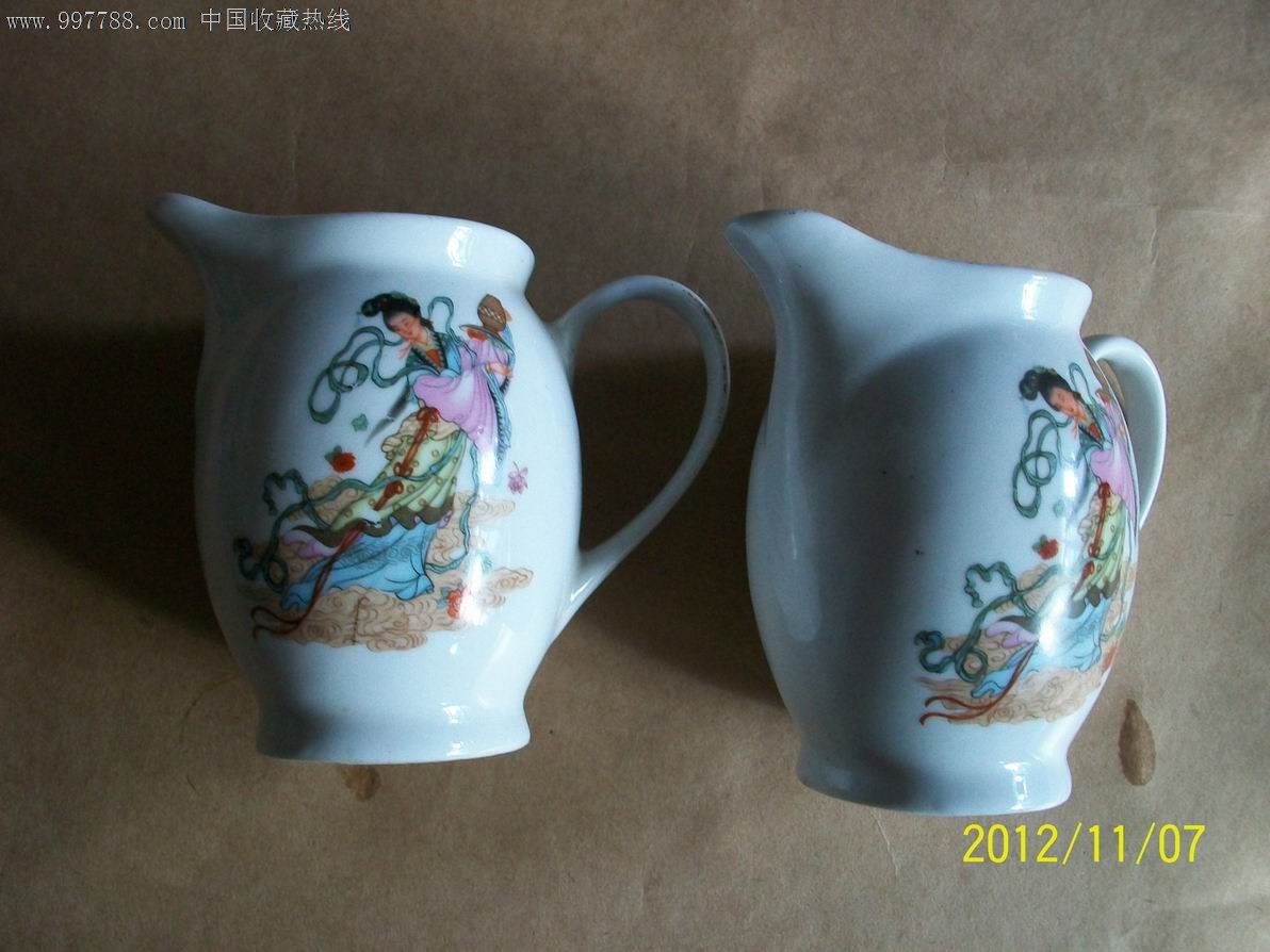 文革时期<em>天女散花茶壶</em>一对,彩绘瓷/彩瓷,其他彩