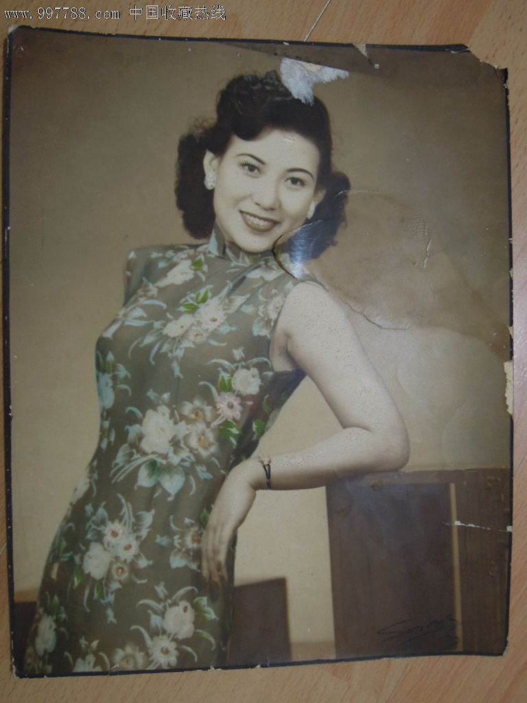 <em>绿色旗袍美女</em>【大尺寸手工上色照片】_老照片