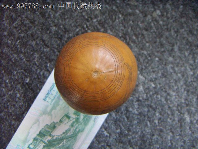 雕刻漂亮的蛇年守财葫芦!_葫芦画_百年老汤老铺【中国收藏热线】