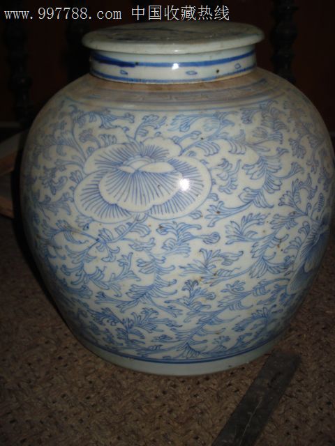 淡描青花盖罐