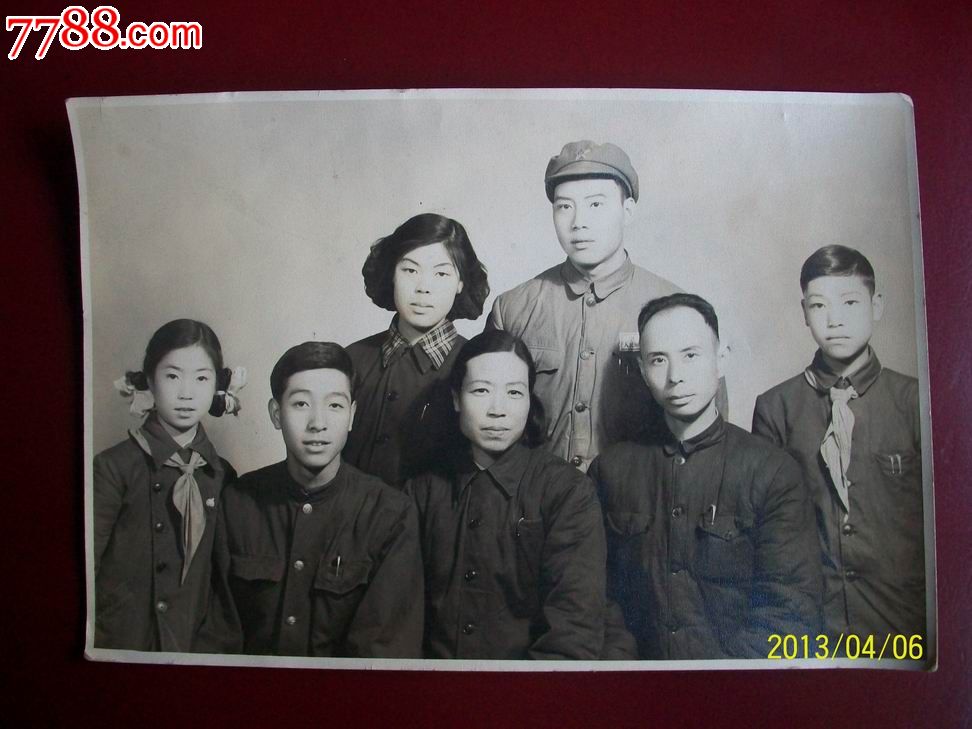 五十年代老照片(8寸军人家庭合影老照片)