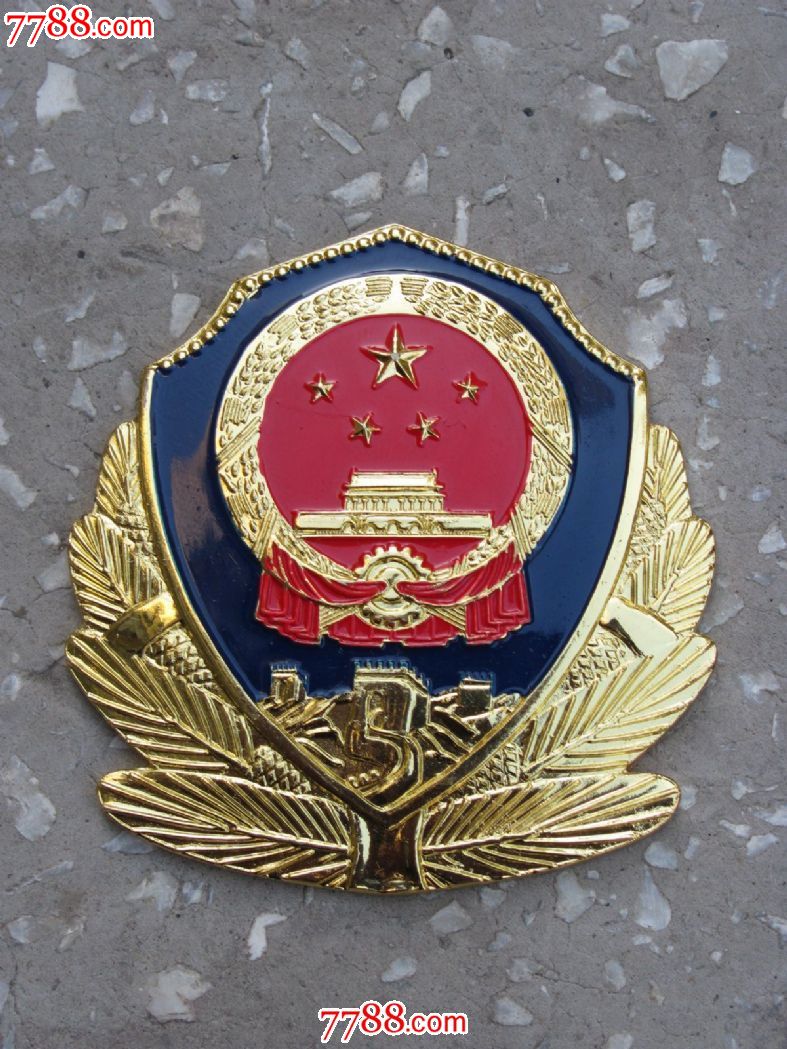 铜国徽章,高6.5厘米,重68克
