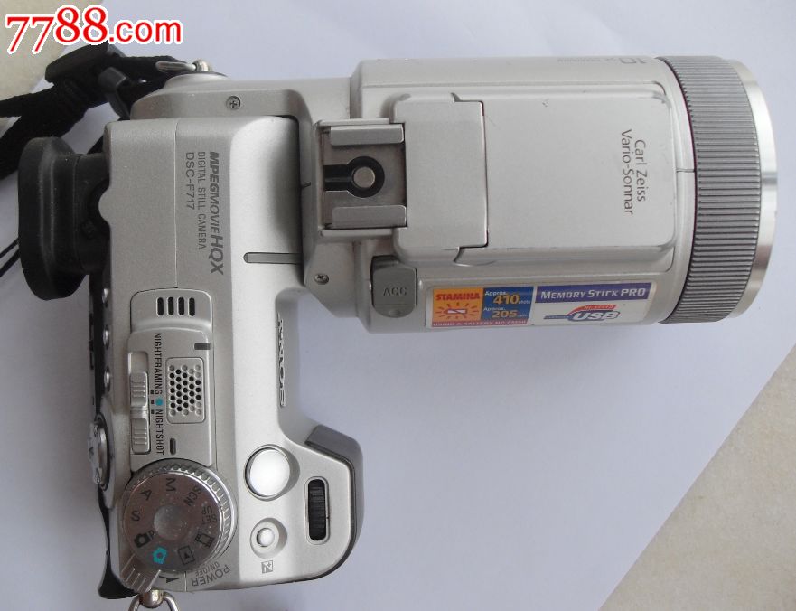 索尼dsc-f717专业数码相机性能良好画质优
