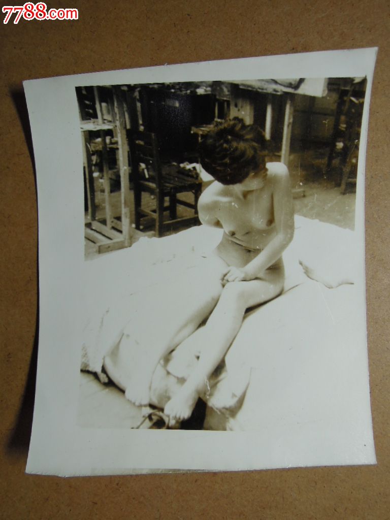 八十年代四川美术学院绘画模特裸照12_老照片