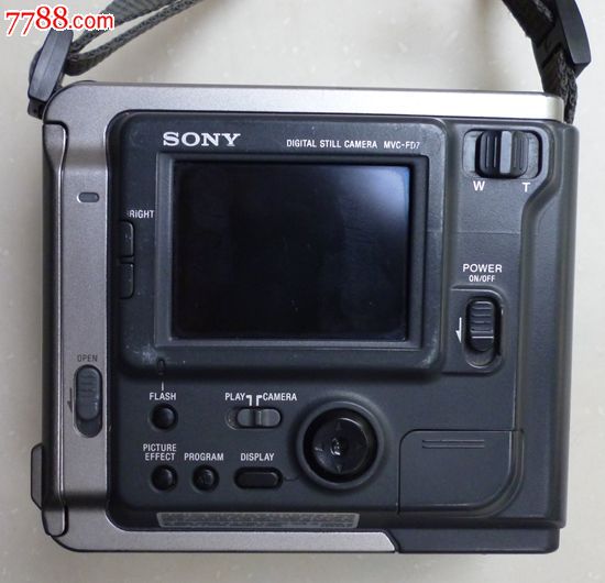 日本索尼公司生产的第一款数码相机MVCFD7