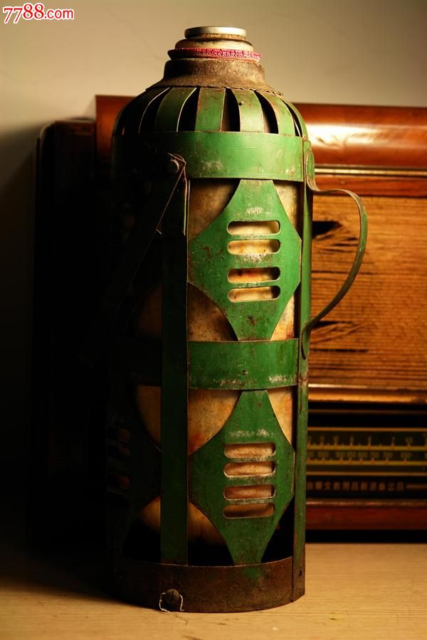 60年代的铁皮暖瓶(保温瓶)之三,怀旧装饰物