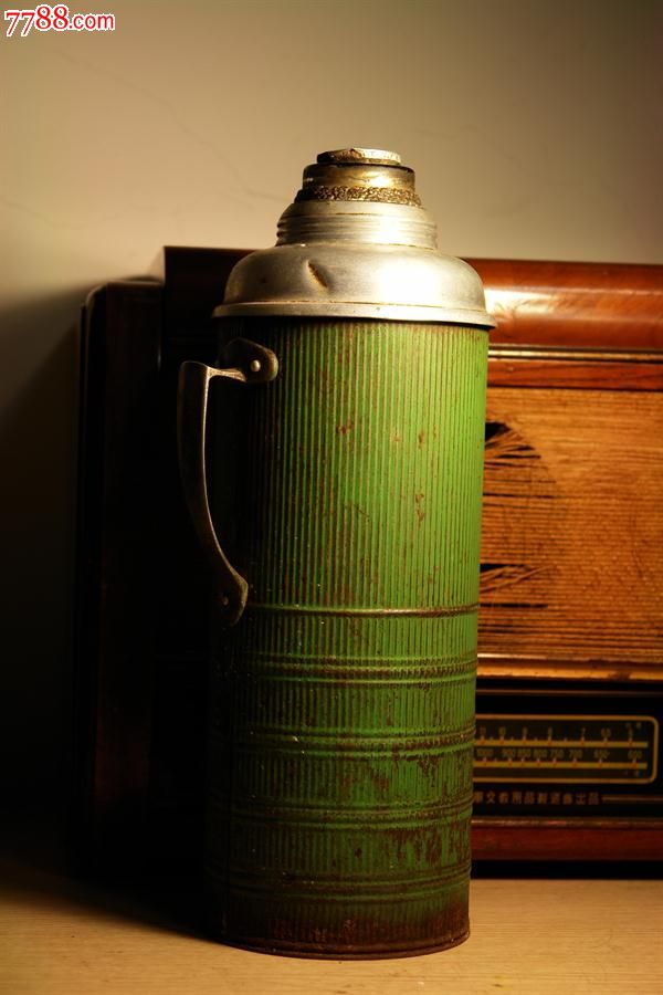 60年代的铁皮暖瓶(保温瓶)之四,怀旧装饰物