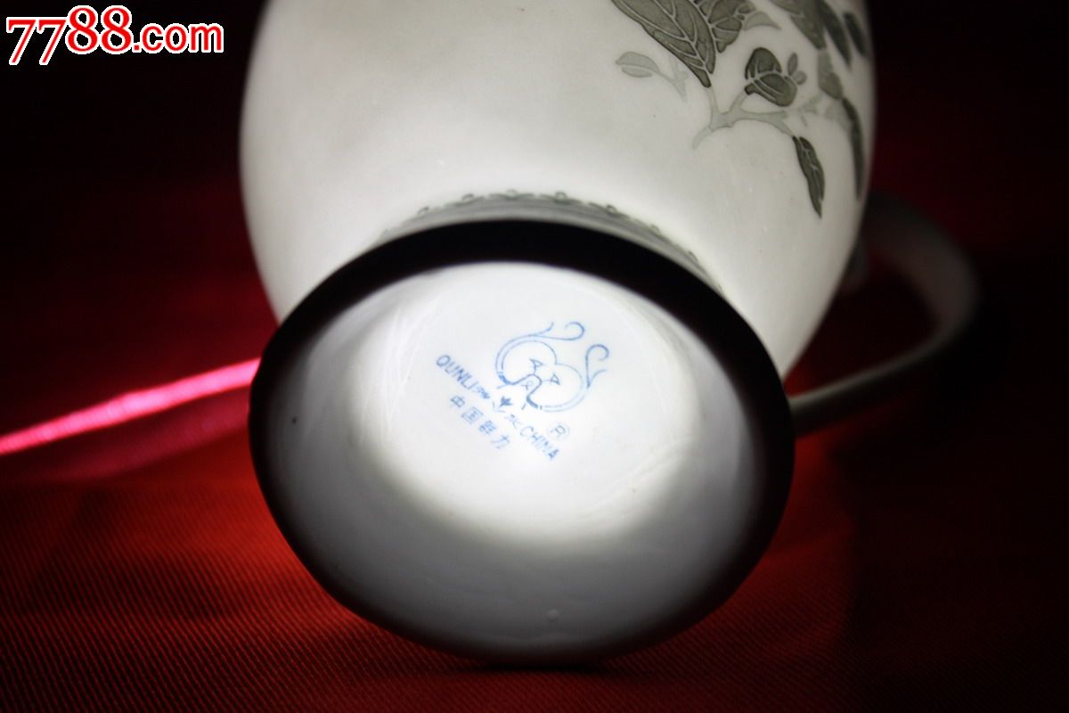 陵群力产送克林顿国家礼品瓷手绘红山茶花奶杯