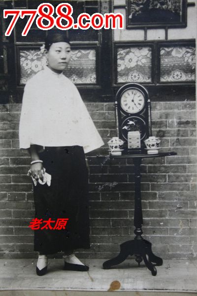 民国老照片--<em>小脚女子</em>照_老照片_老太原【中国