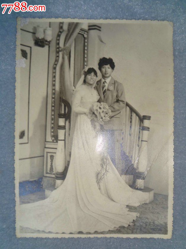 八十年代新郎新娘黑白泛银老照片-老婚纱照结