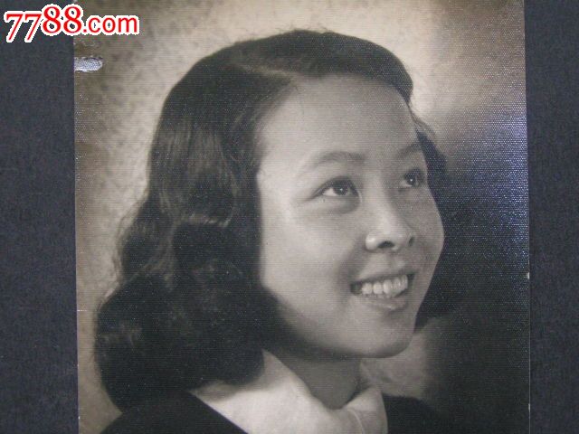 老照片【民国烫发美女】尺寸:11.5×8.6厘米