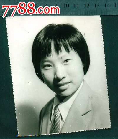 戴<em>领带女孩</em>_老照片_沈阳连藏阁【中国收藏热