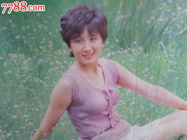 1988年年历画【歌坛新秀许丽丽】天津人美