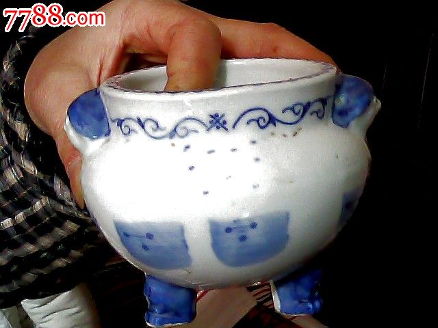 青花龟头香炉