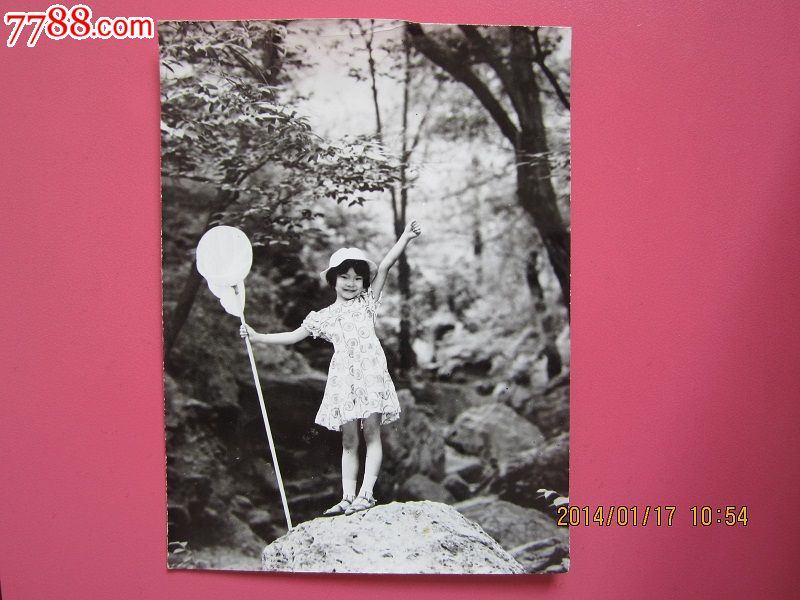 70-80年代----非常可爱的小姑娘老照片一件【13.5x10厘米】包邮
