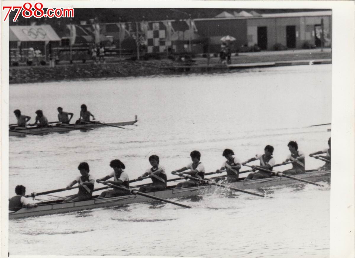 【体育题材-<em>女子8人单桨有舵手</em>赛艇】夺得铜牌
