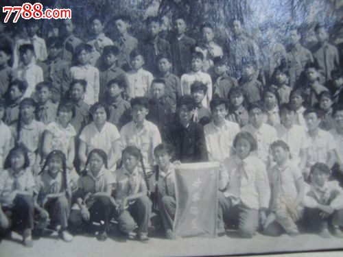 长岭县太平川中心小学62年应届毕业生师生合