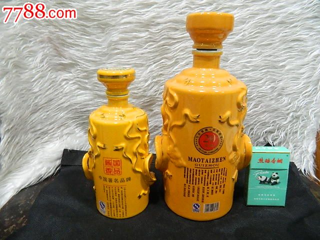 一对漂亮的飞天酒酒瓶,酒瓶,21世纪初,白酒瓶,