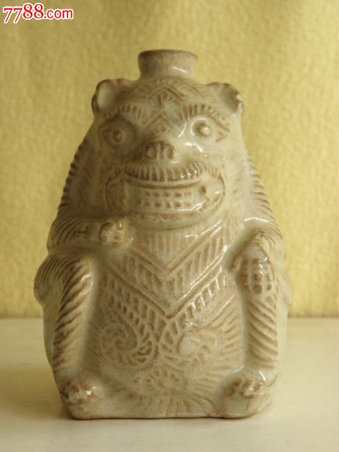 越窑青瓷小熊尊
