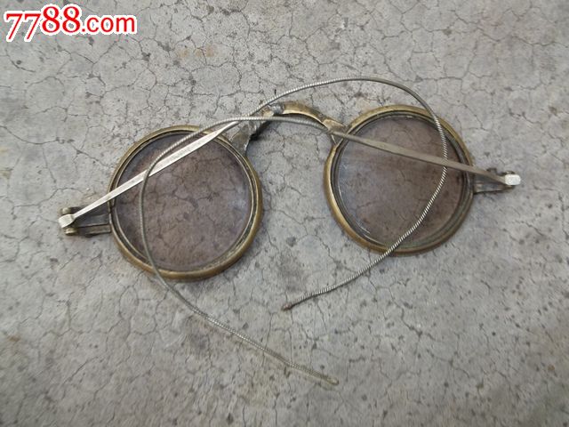 古老水晶眼镜有一点修补过眼镜片完美眼镜片直