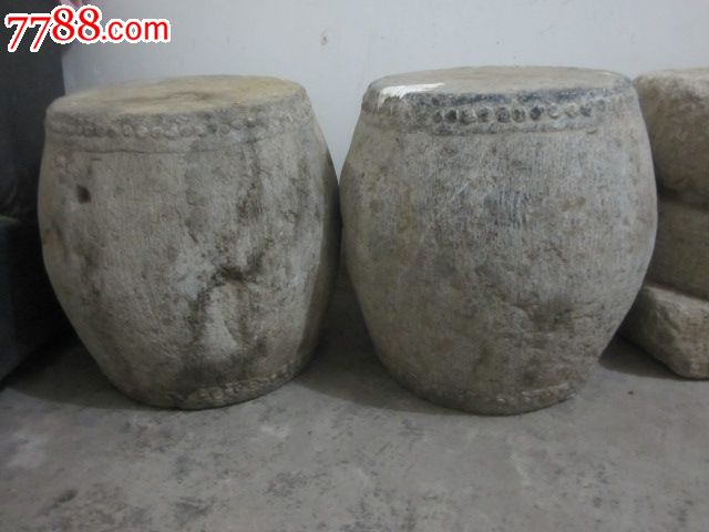 清代青石坐墩一对
