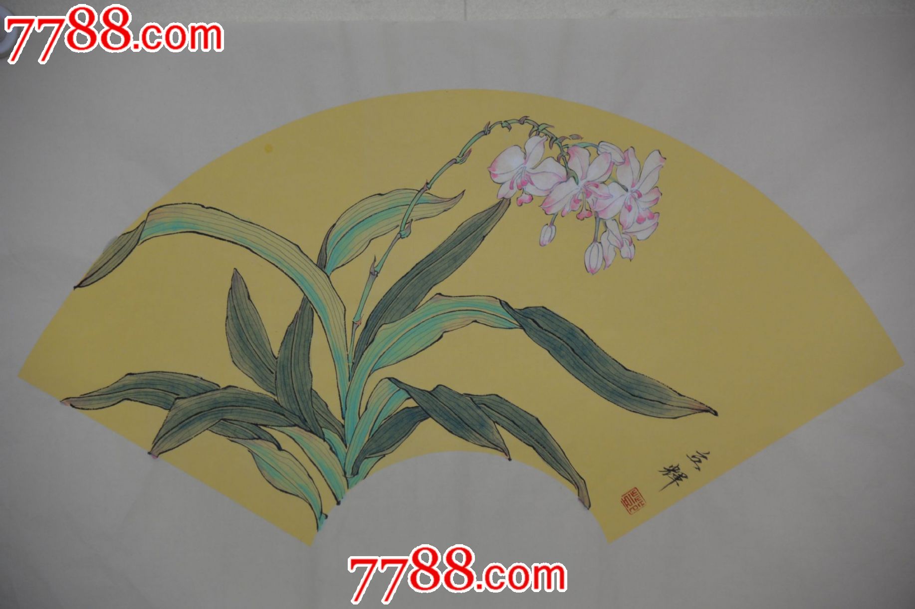 作者邓立辉,著名工笔画家。师从林凡先生。中国美术家协会会员,中国工笔画学会会员,中国人民大学访问学者。2008年始,作品《南国晨光》被瑞士国际奥林匹克博物馆收藏;《雨霖浮梦》参加全国第八届中国工笔画大展中获优秀奖并被中国美术馆收藏;《春到雨林》参加全国民族百花奖展览中获优秀奖;《湘水簪花》入选泰山之尊全国中国画展;《婀娜花枝碧叶长》入选全国第四届中国画展(20cm*40cm)