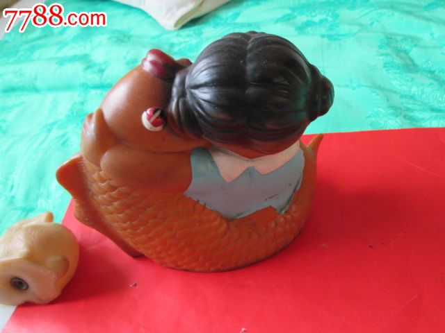 人物女娃抢鱼和一只小白兔-价格:888元-se247