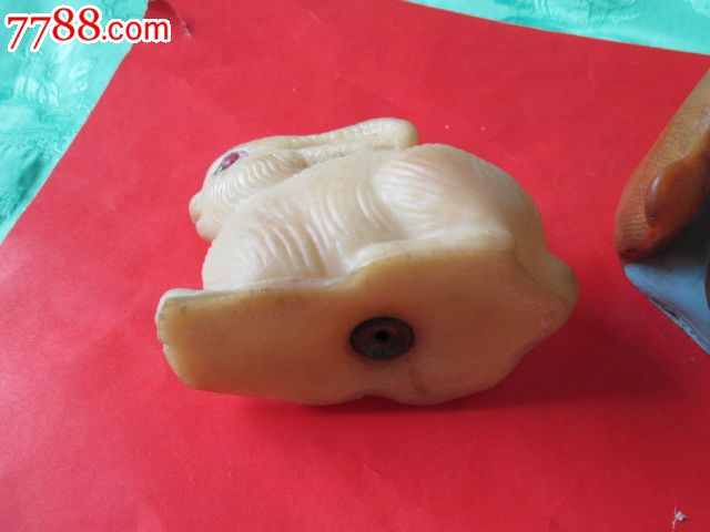 人物女娃抢鱼和一只小白兔-价格:888元-se247