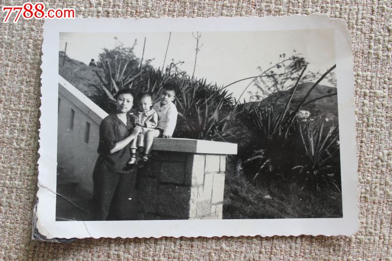 五十年代原版老照片菲律宾华侨在台湾花边照片