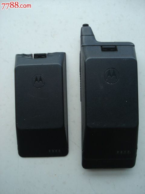 摩托罗拉早期手机2块电池--50元包平邮,大哥大