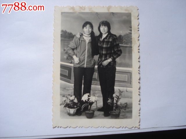 一张80组图年代合影照,老照片--其他美女,老照美女自拍照片图片