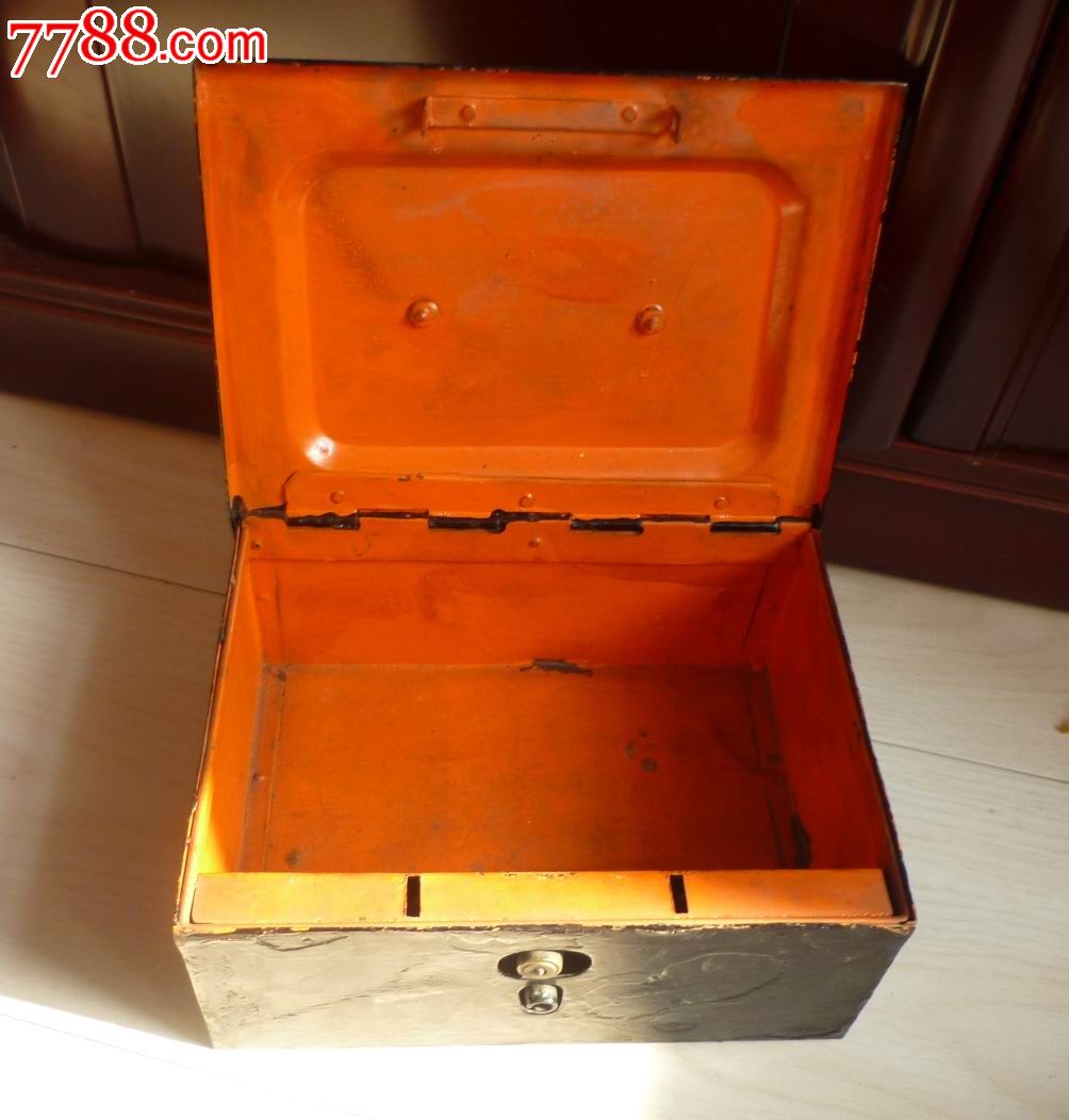 怀旧经典收藏民国大漆铁皮老存钱盒_旧盒子_