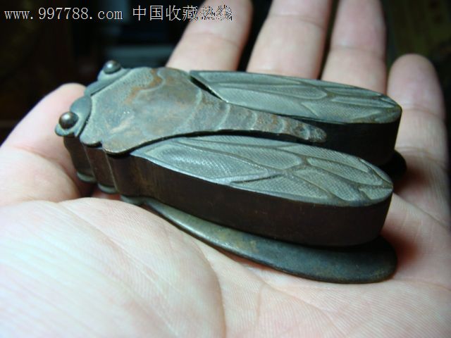 商品名称:文房雅玩:清中期蝉形墨盒,工艺精绝老道,双盒开合恰似鸣蝉