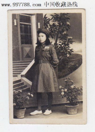 50年代女军人照片
