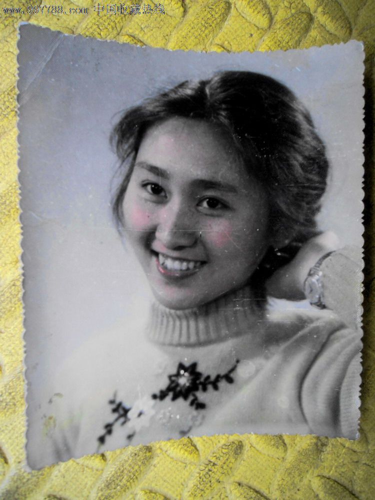 1216 品种: 属性: 普通人大人,年代不祥,,,手工上彩,,4.