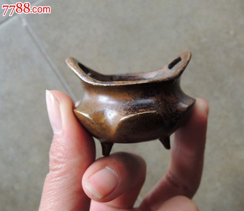 小铜香炉
