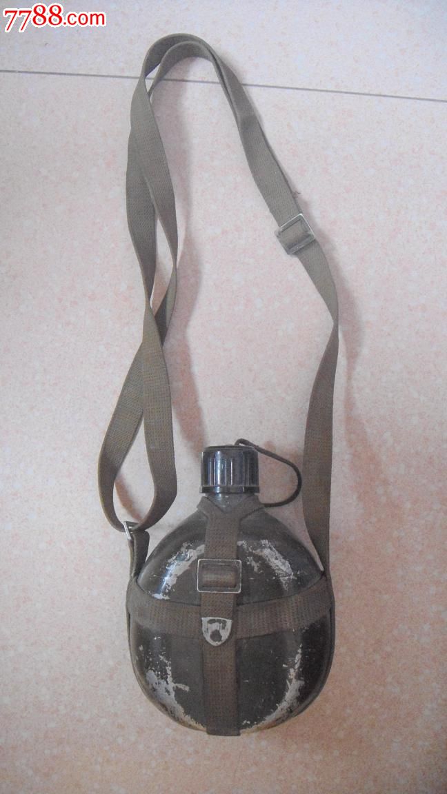 文革军用水壶