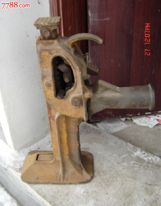 老式千斤顶,老工具,铁孩子,铁路千斤顶