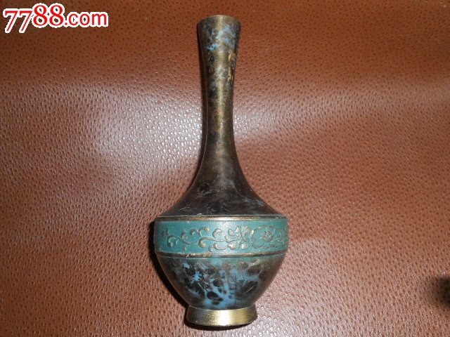 日本回流浮雕牡丹纹胜峰款铜赏瓶