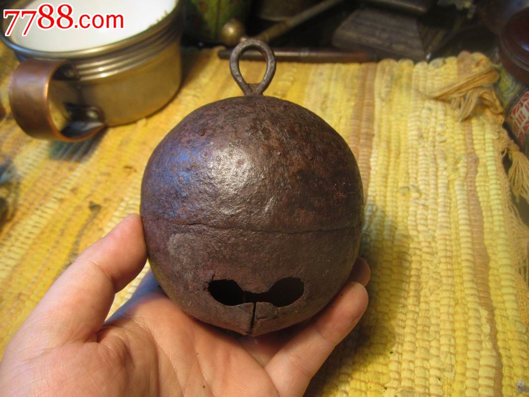 云南边疆茶马古道上马帮用老铁铃铛