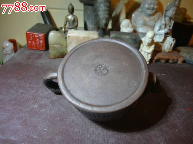 紫砂精品:民间收紫泥"王顺仙制"竹段紫砂壶,胎质朱润,器型典婉,细节