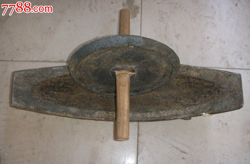 厚重民国药碾子