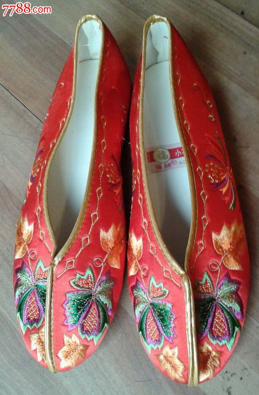 全新正品上海小花园绣花布鞋.原店铺歇业断码处理