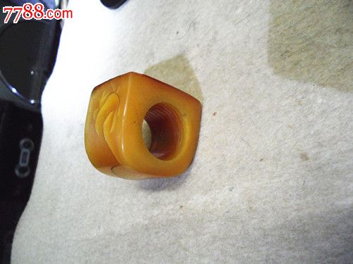 清代鹤顶红扳指