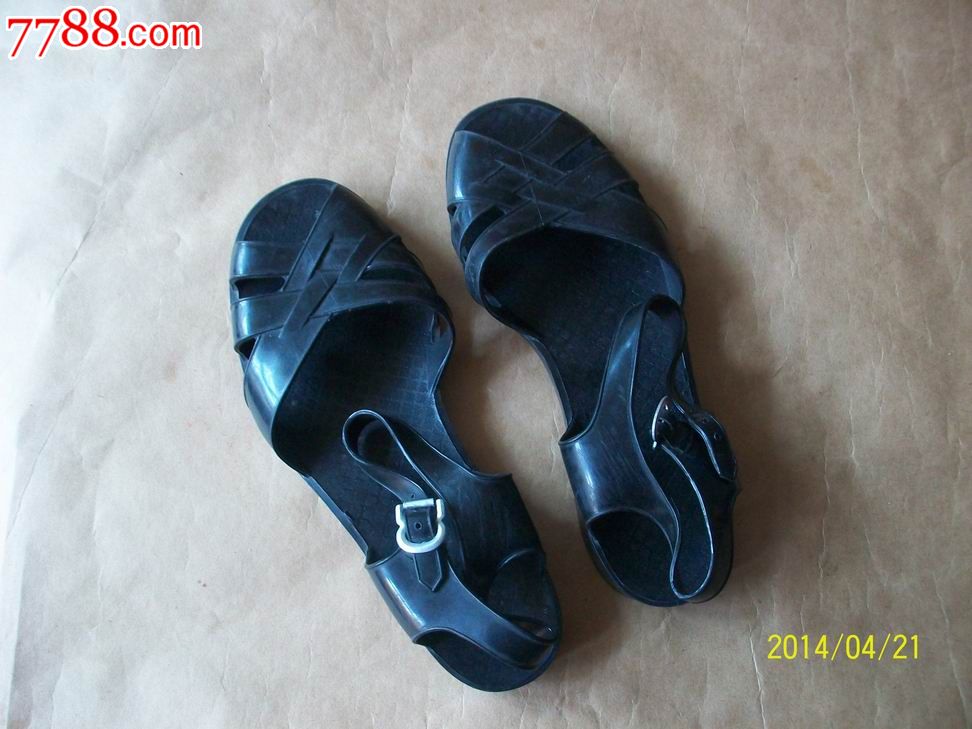 文革时期塑料凉鞋(少见)
